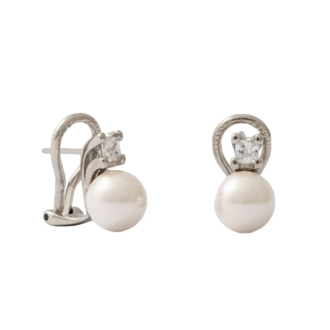 Elegant pearl earrings from MAJORICA JEWELRY Mod. 12269.01.2.000.010.1 collection, featuring exquisite craftsmanship and timeless design.