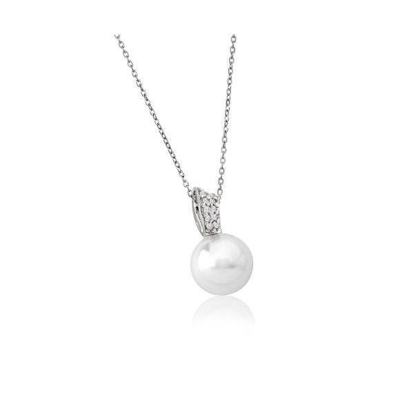 Elegant pearl necklace from MAJORICA JEWELRY Mod. 16355.01.2.000.010.1 displayed on a white background.