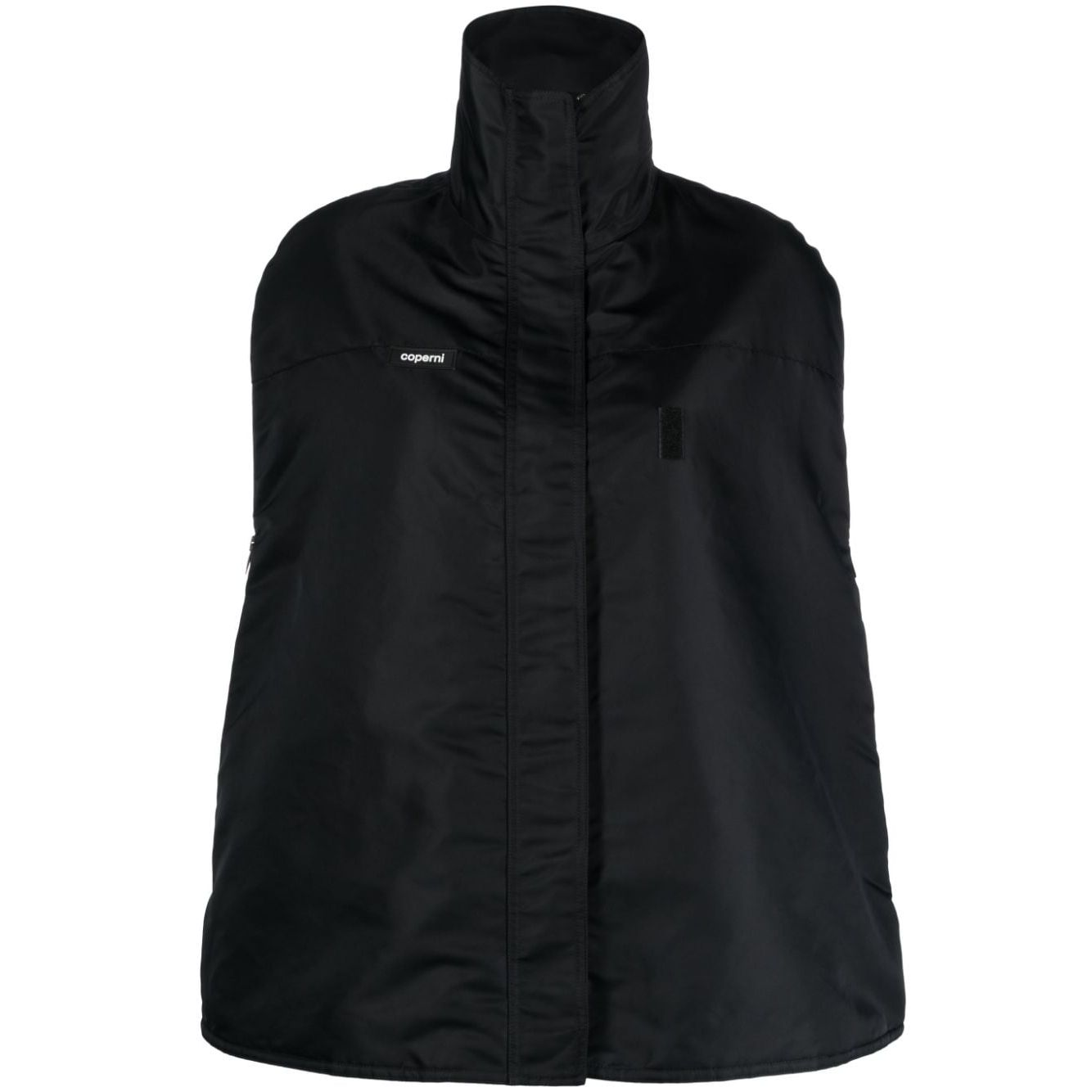 Front view with bag zipped and handles upright.