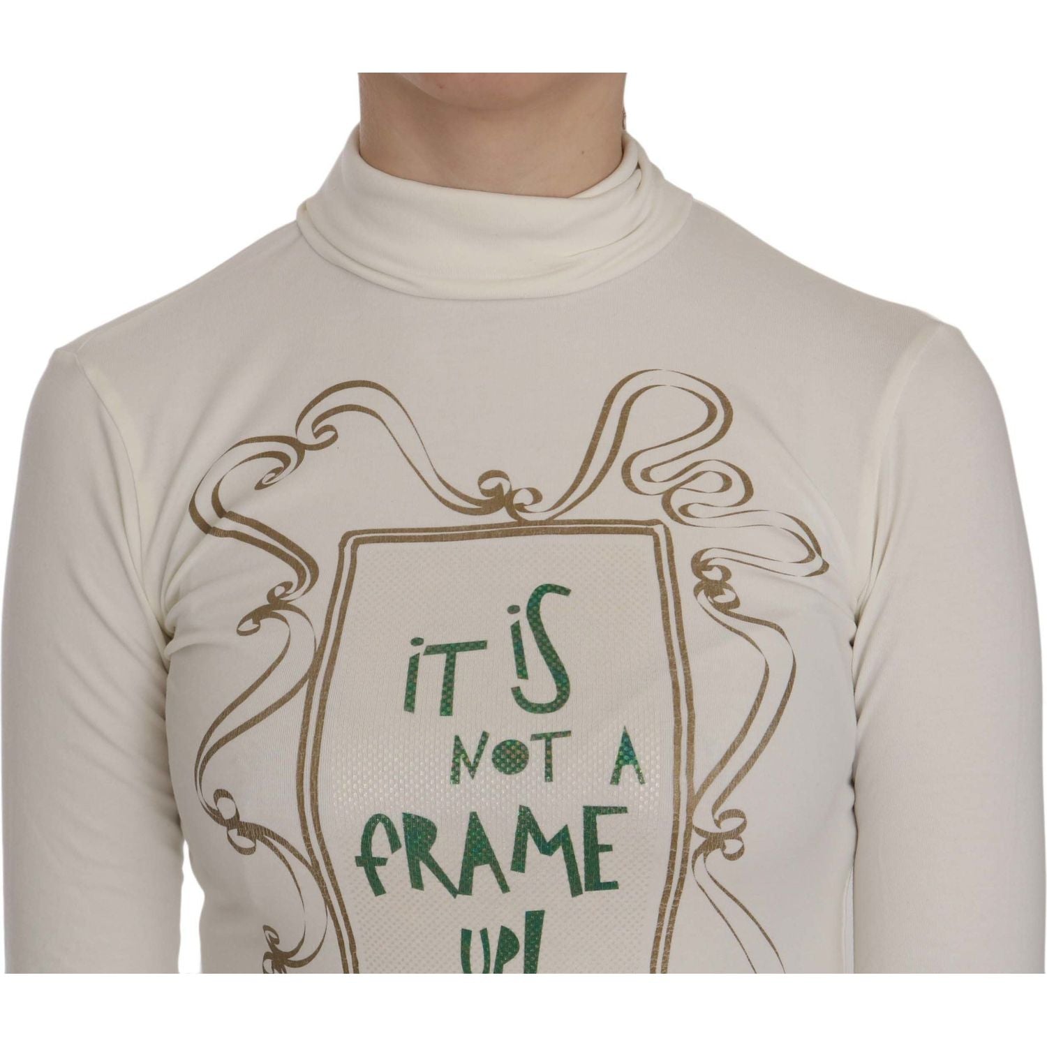 别致的白色印花高领衬衫