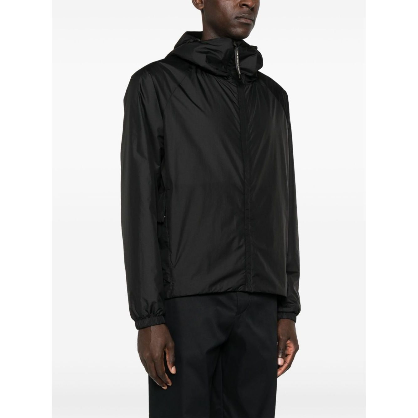 معاطف CP COMPANY METROPOLIS باللون الأسود