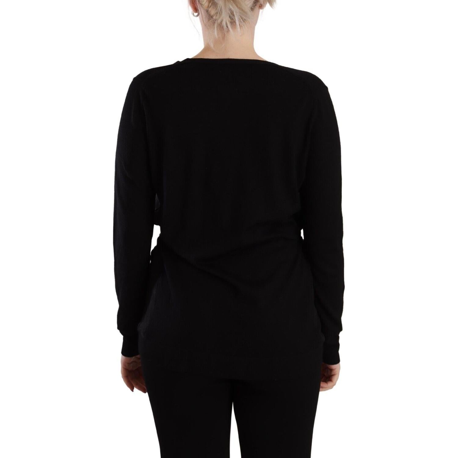 بلوفر صوف أنيق أسود اللون بفتحة رقبة على شكل حرف V من دولتشي آند غابانا