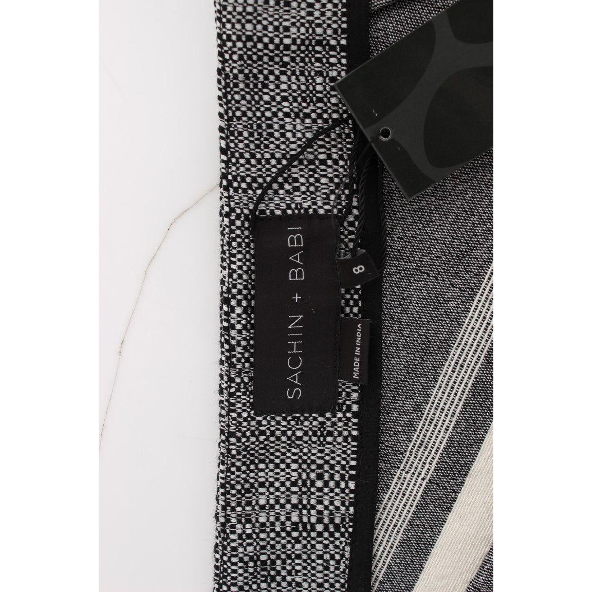 تنورة ليزا الجلدية الأنيقة باللونين الأسود والرمادي من Sachin &amp; Babi