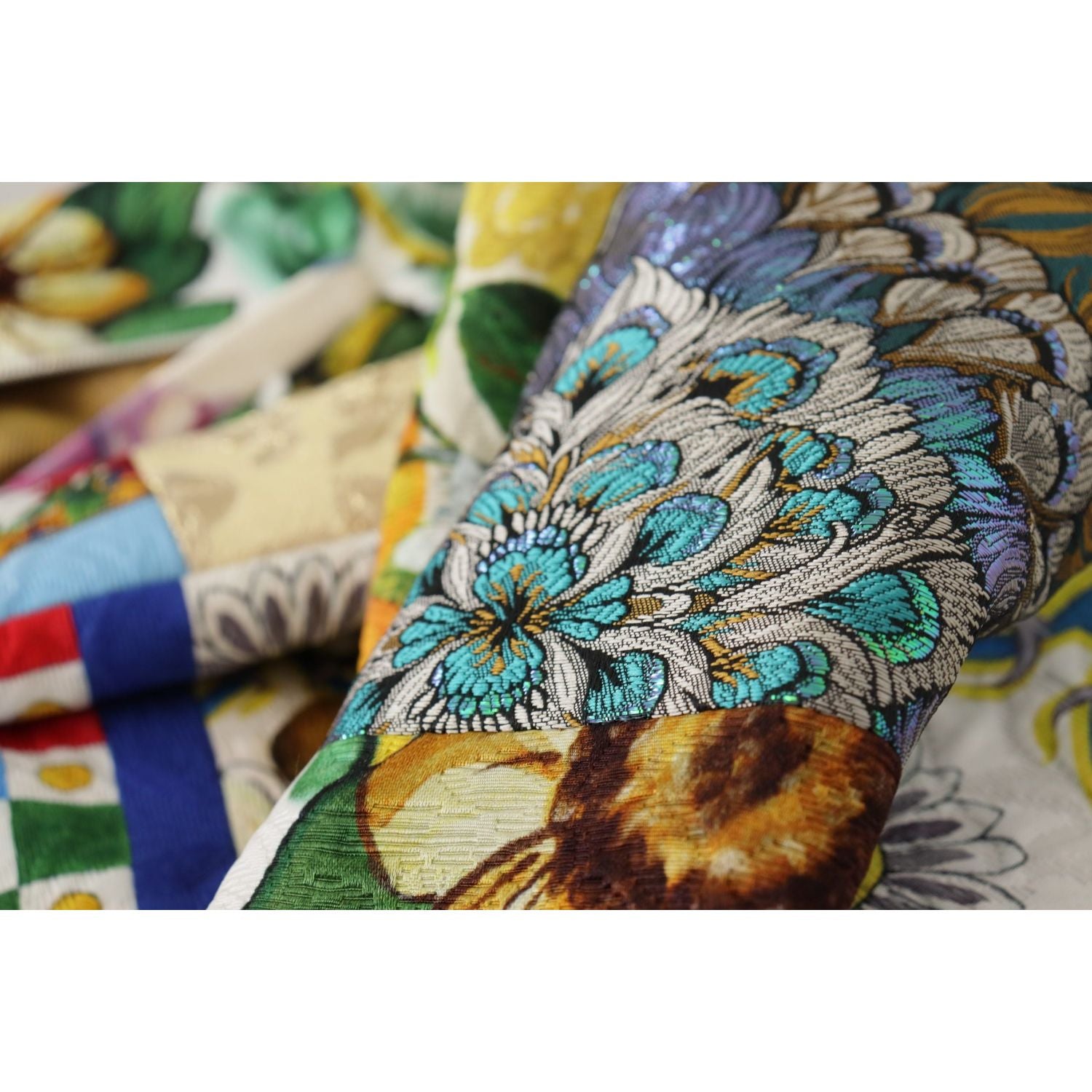 تنورة ماكسي عالية الخصر من دولتشي آند غابانا بنقوش صقلية