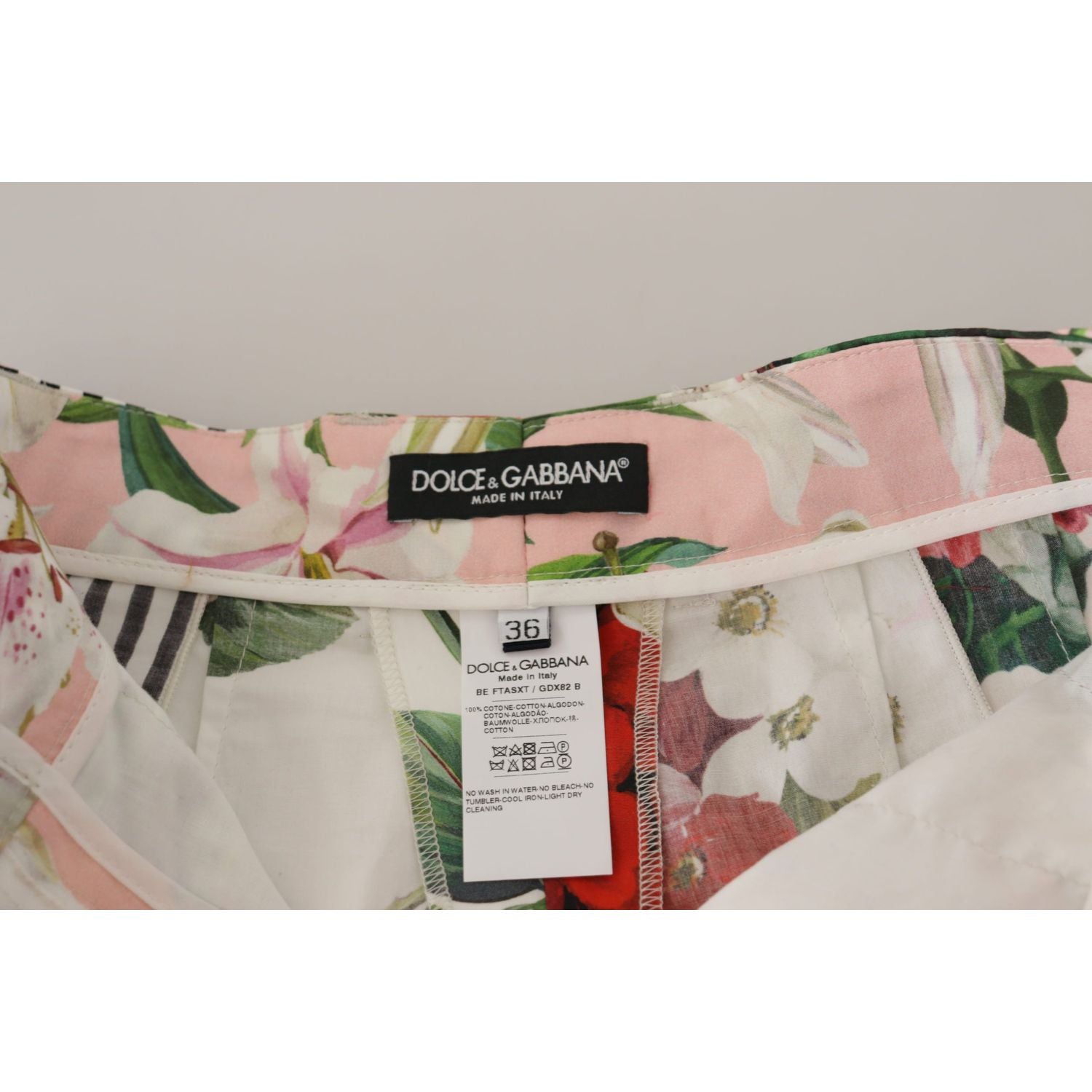 شورت قصير بطبعة زهور من دولتشي آند غابانا بخصر مرتفع