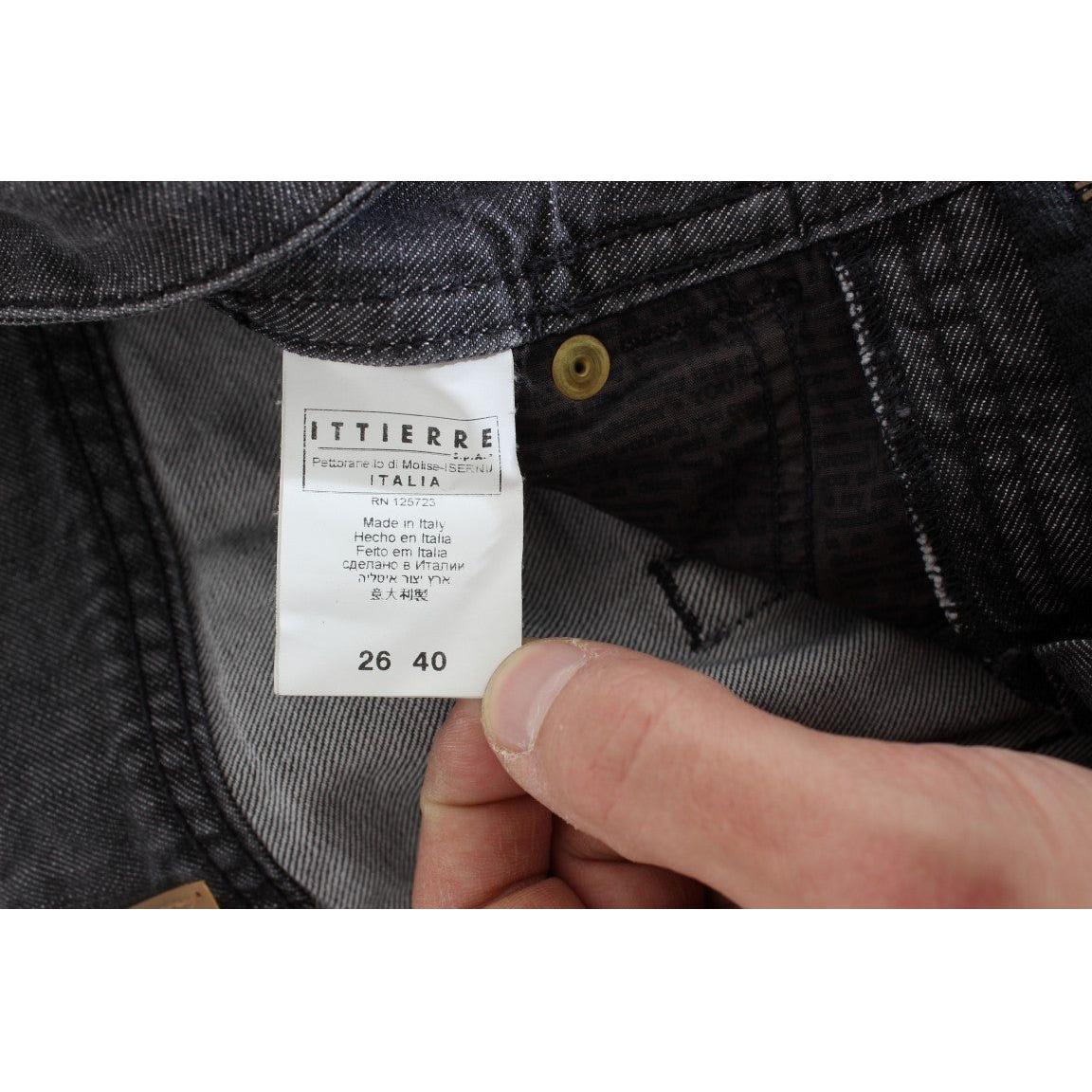 时尚灰色洗水直筒牛仔裤