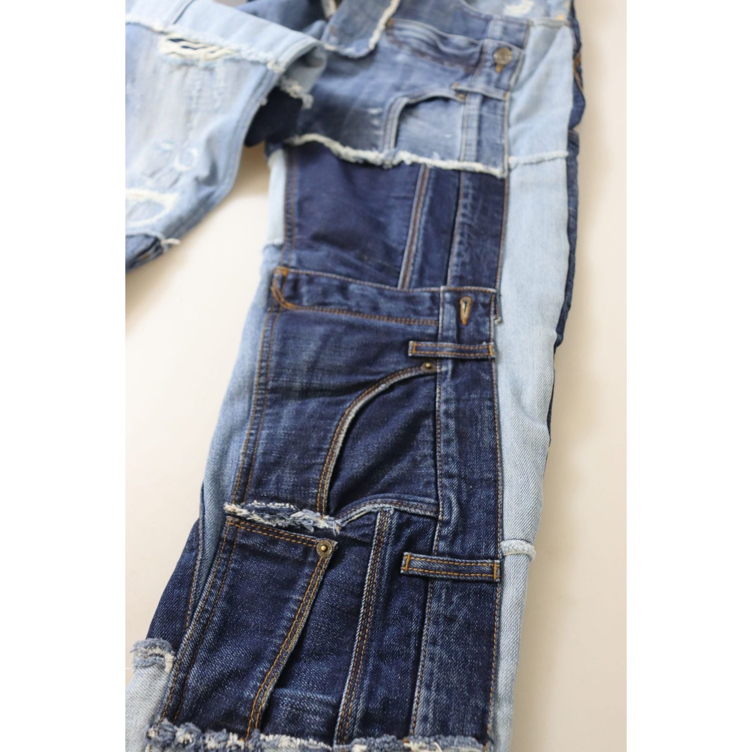 高腰紧身牛仔裤