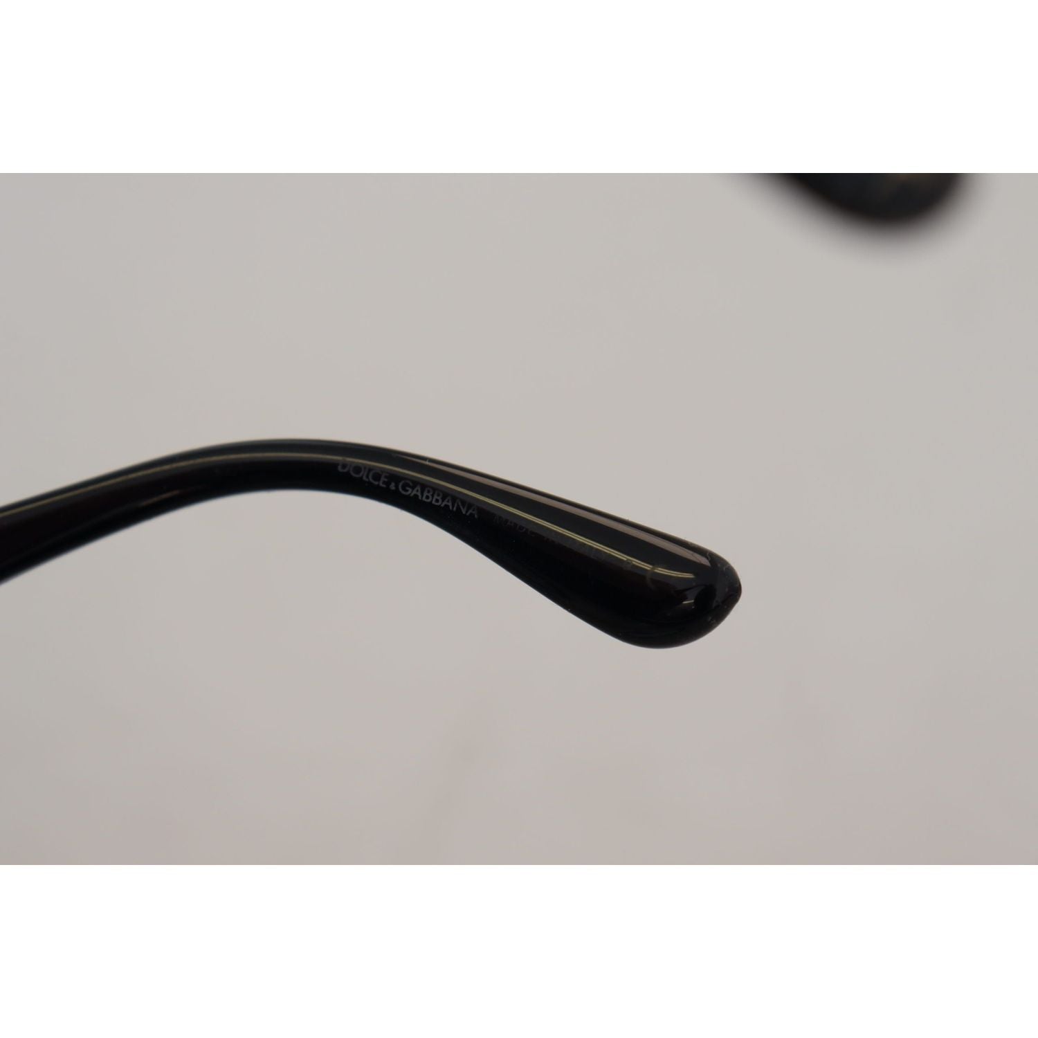 نظارة شمسية مستقطبة على شكل فراشة من دولتشي آند غابانا