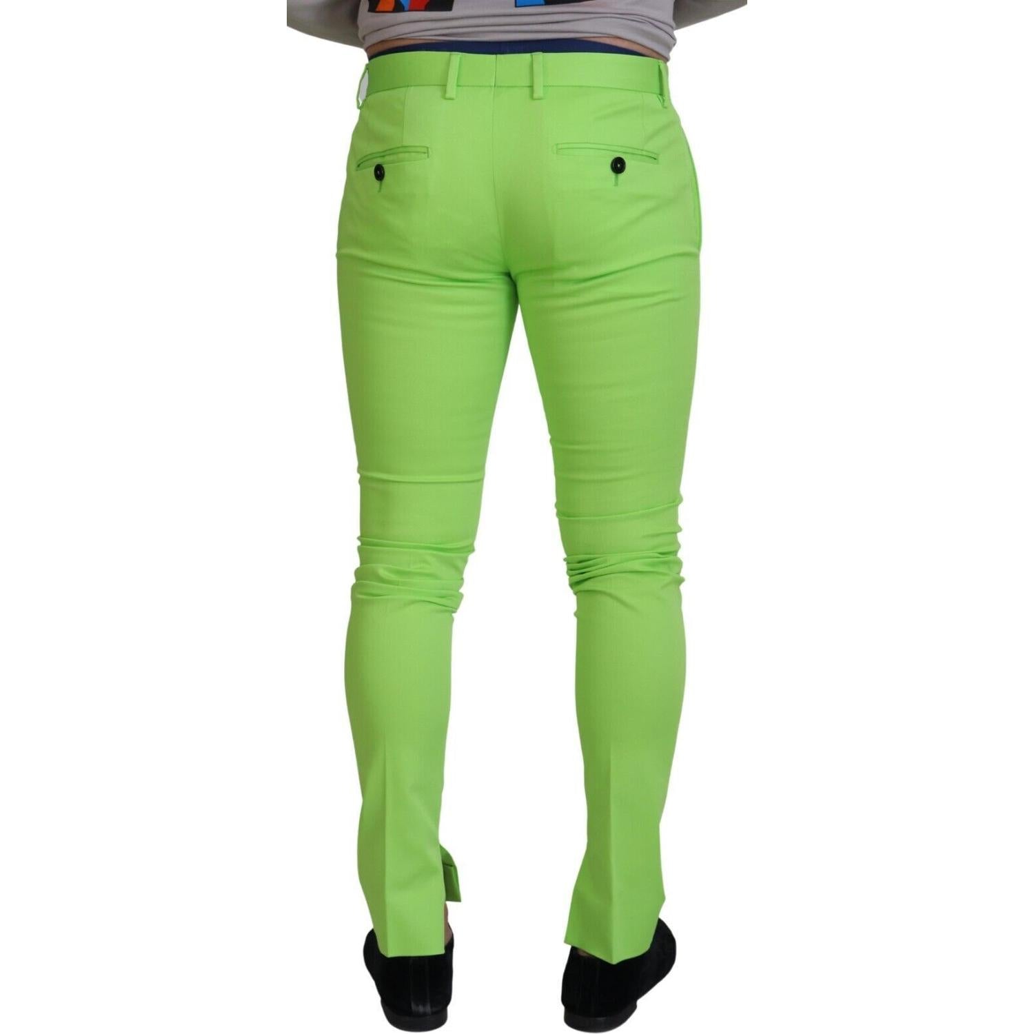 优雅的浅绿色棉质斜纹布裤