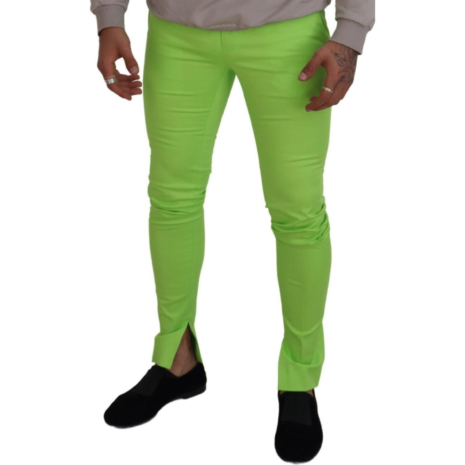 优雅的浅绿色棉质斜纹布裤