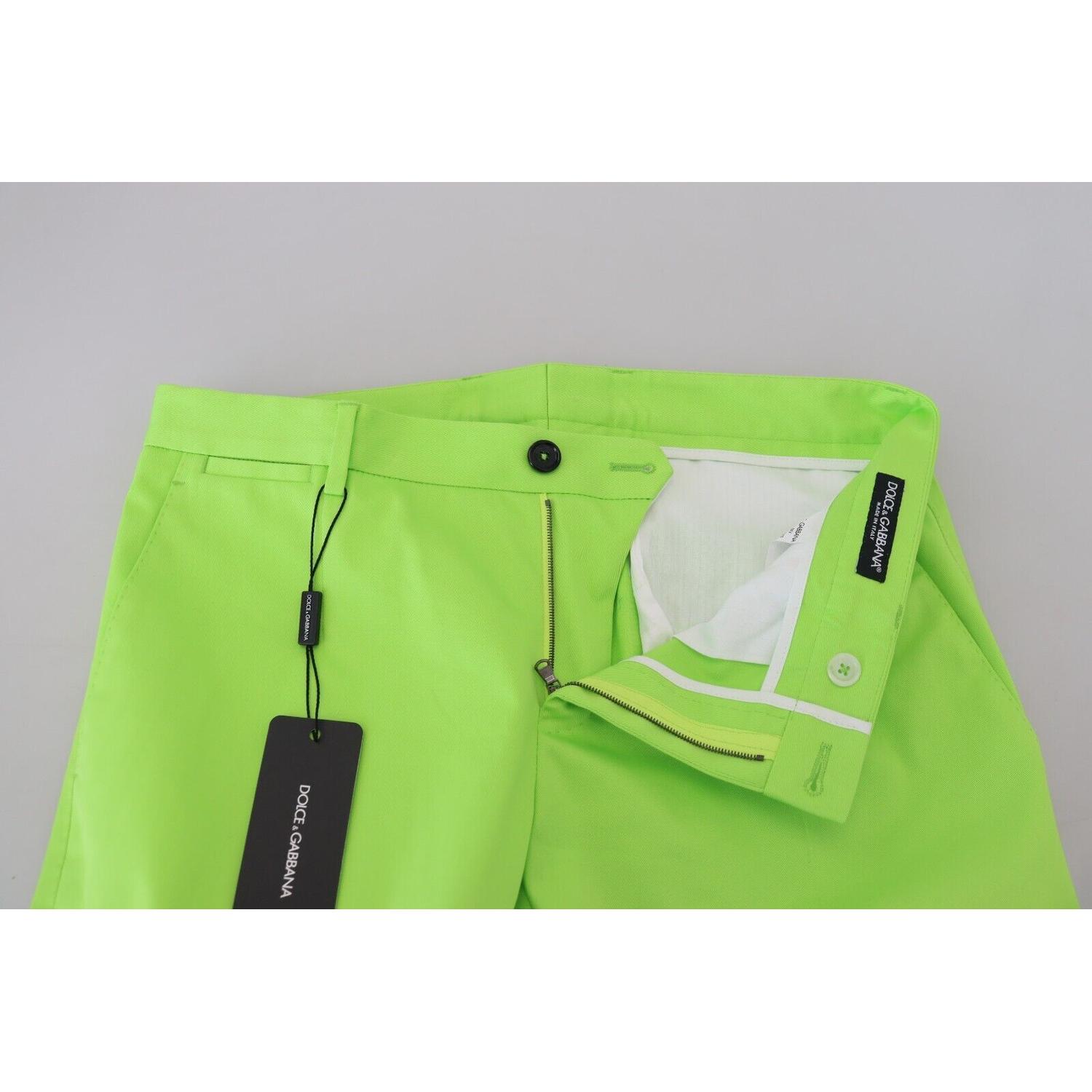 优雅的浅绿色棉质斜纹布裤