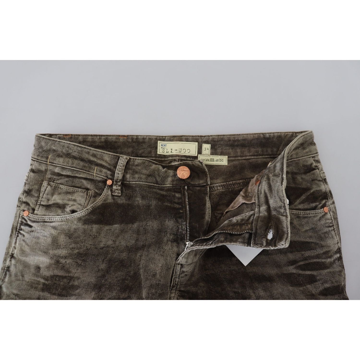 优雅的灰色灯芯绒裤子，现代气息十足