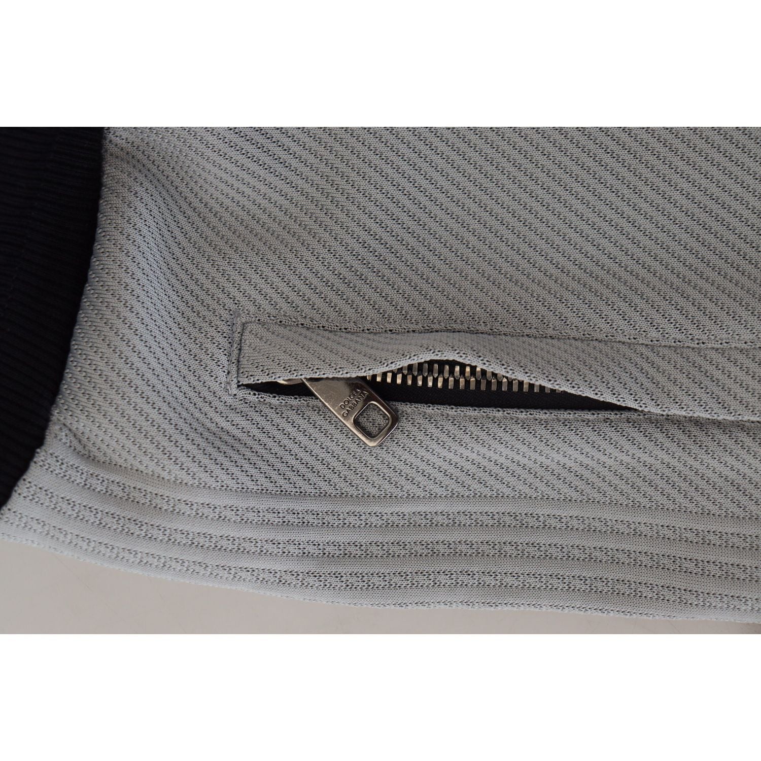 优雅灰色慢跑裤