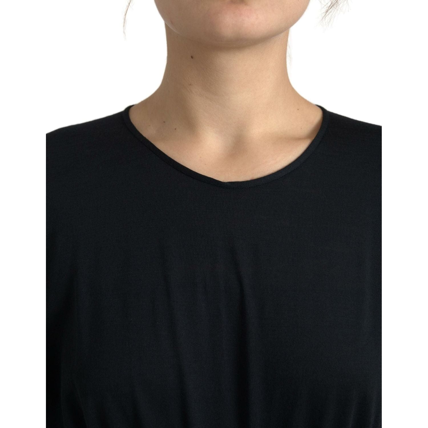 优雅黑色羊毛裹身裙