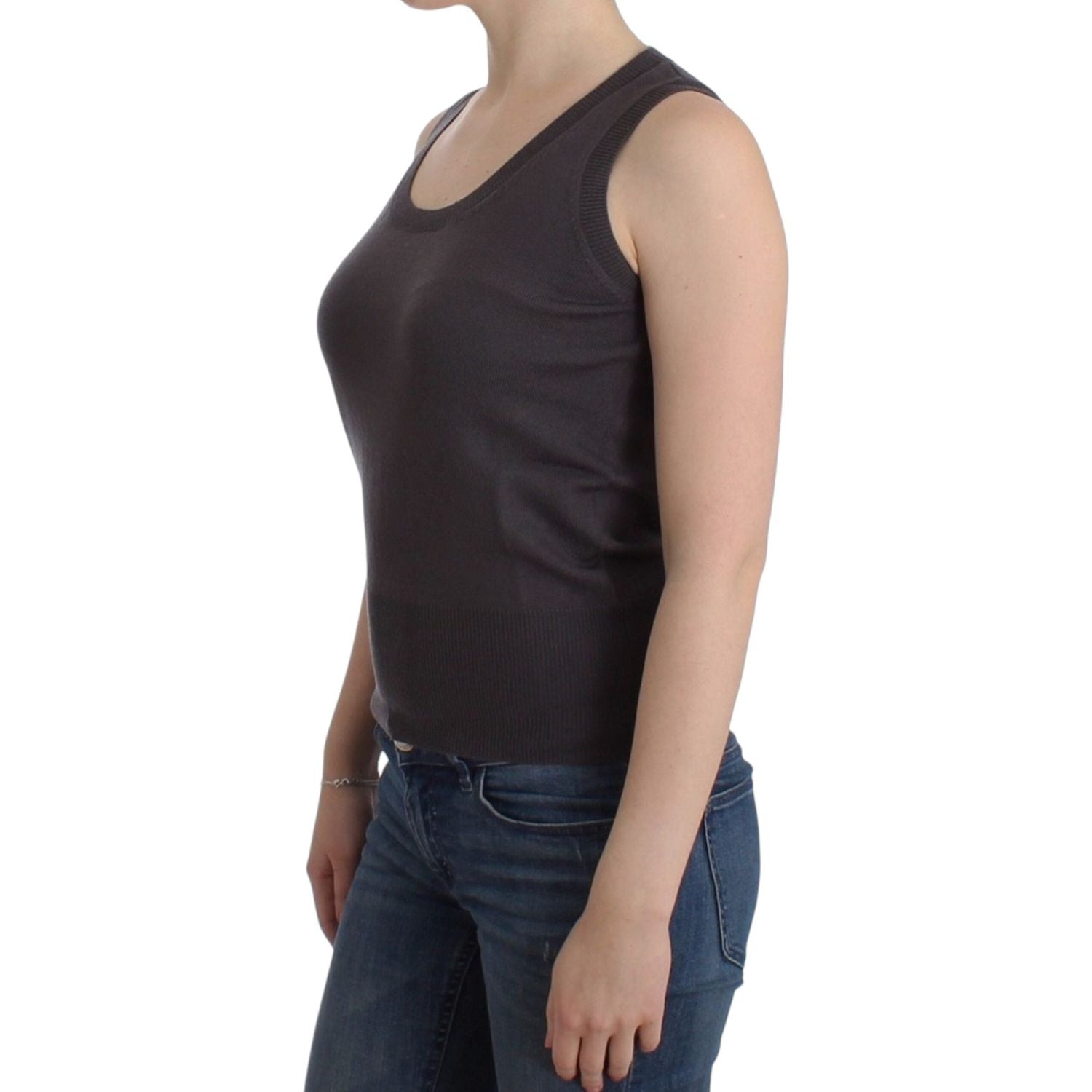 بلوزة محبوكة أنيقة بدون أكمام باللون البني من جون جاليانو