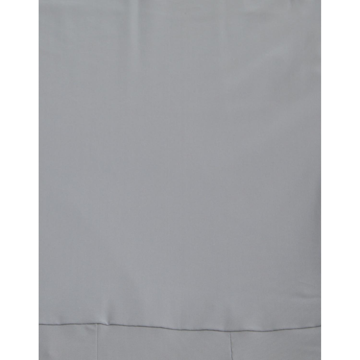 别致的露肩紧身连衣裤