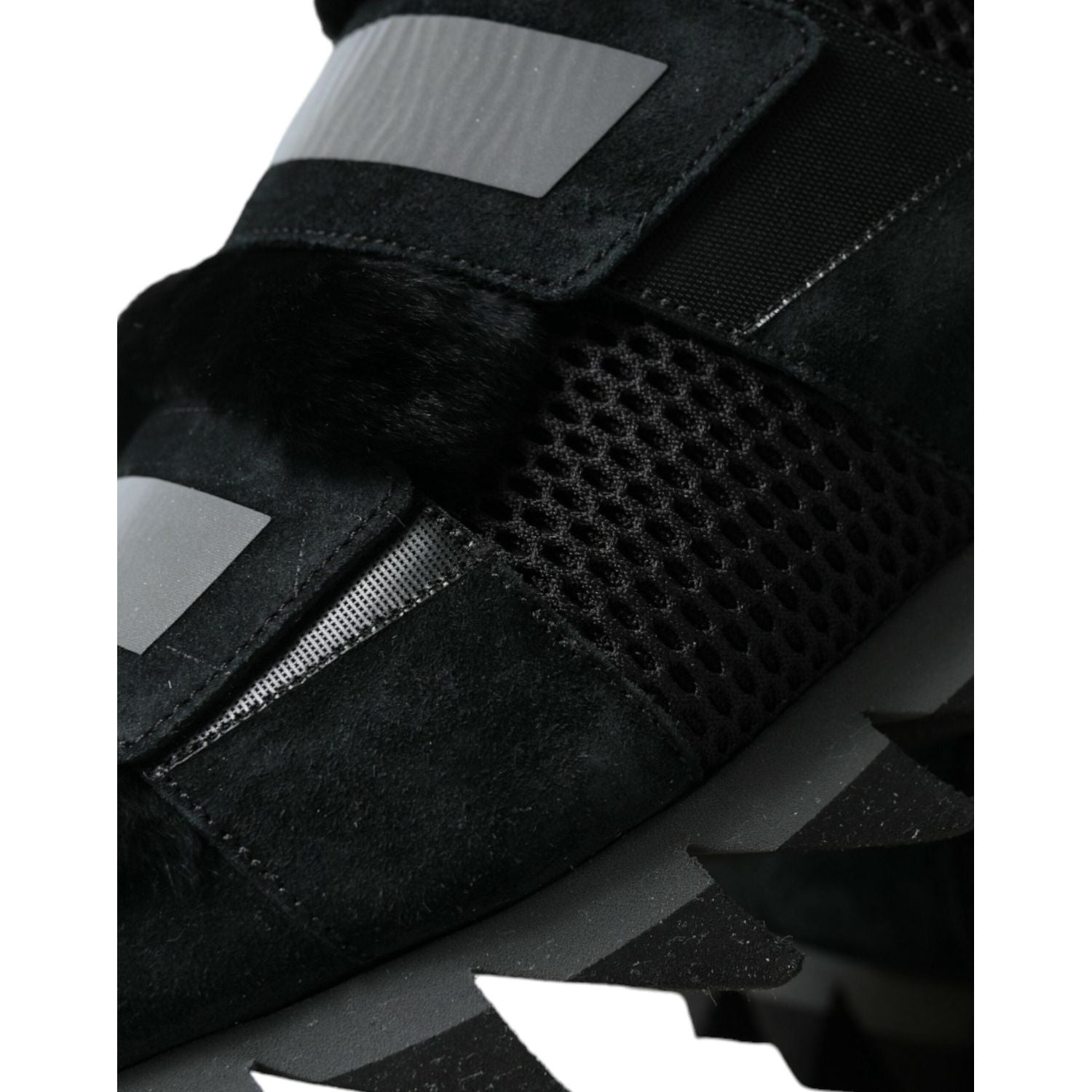 حذاء رياضي أنيق من الجلد السويدي مزين بالفراء من دولتشي آند غابانا