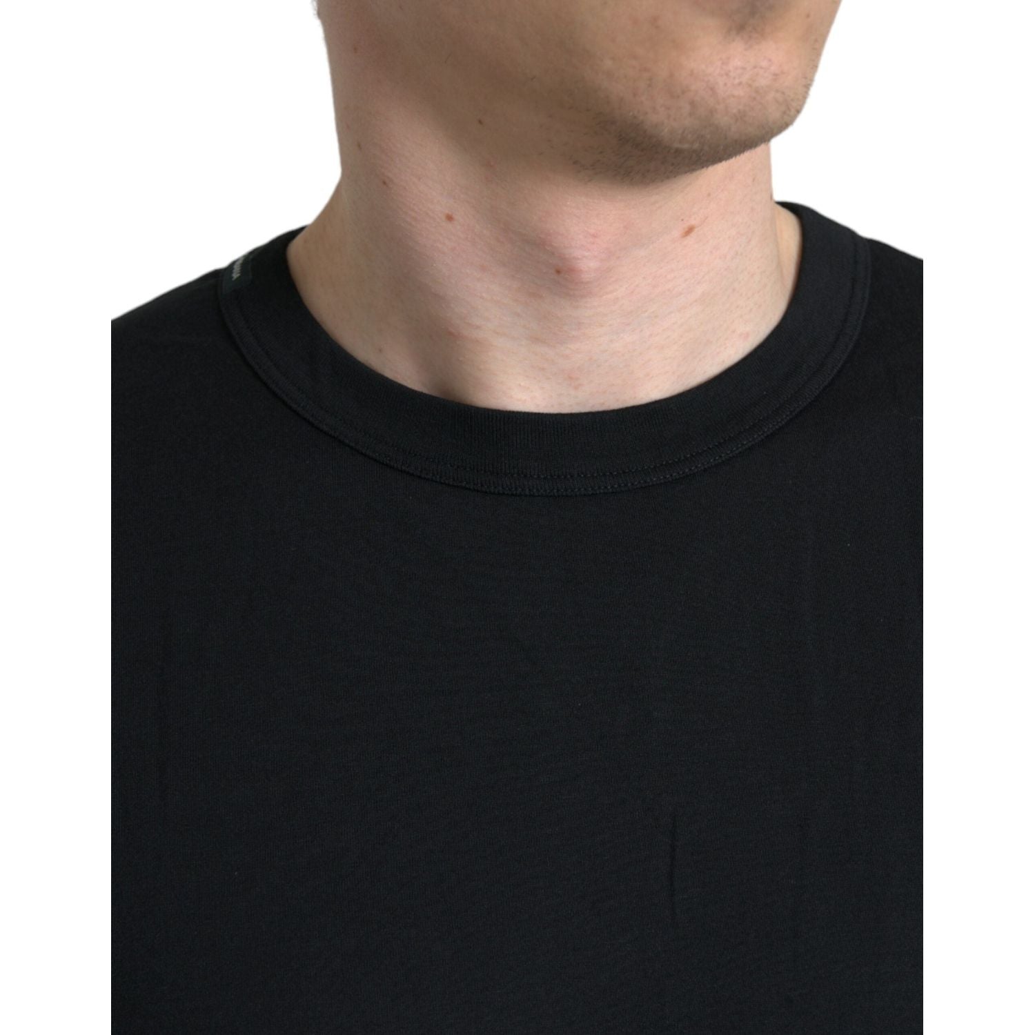 تي شيرت قطني منقوش بشعار دولتشي آند غابانا الأنيق