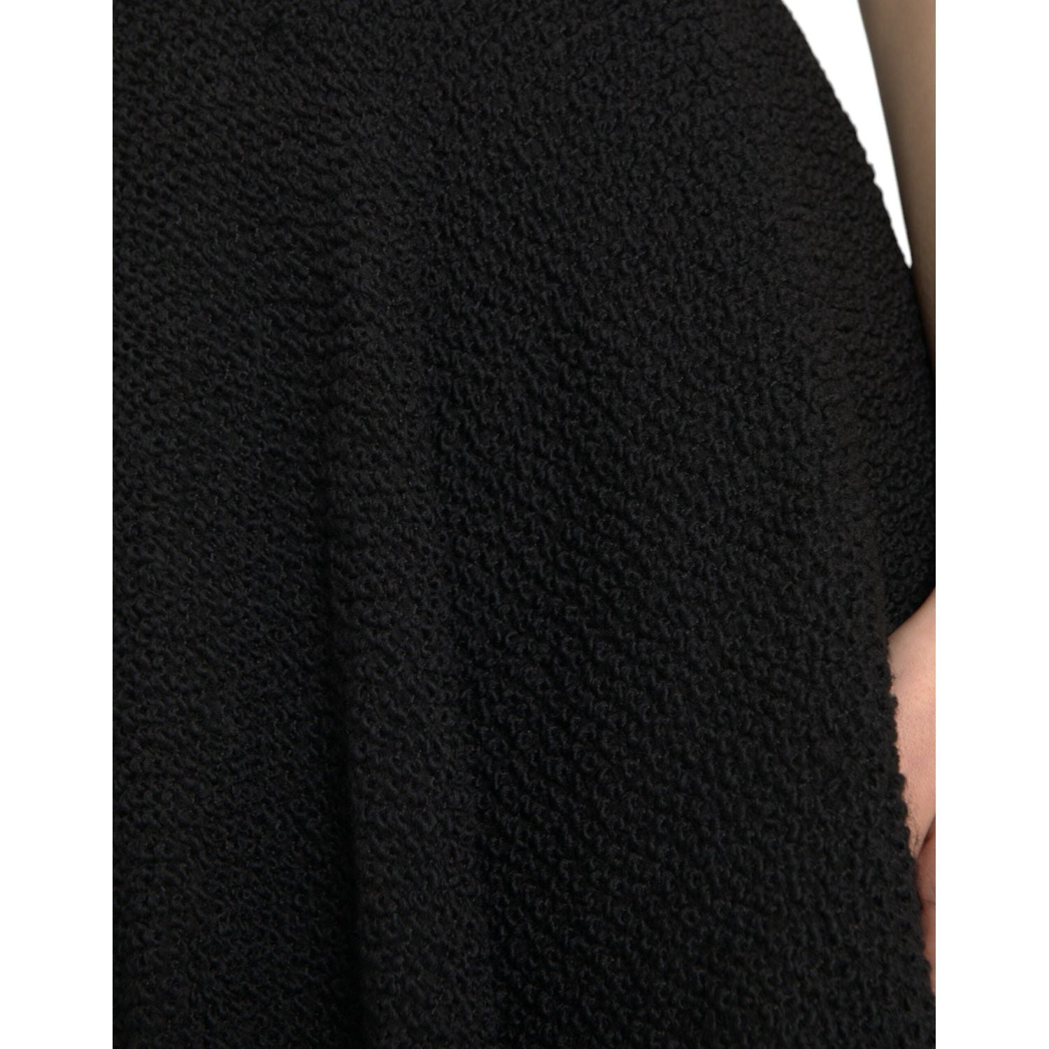 黑色高腰 A 字膝长裙