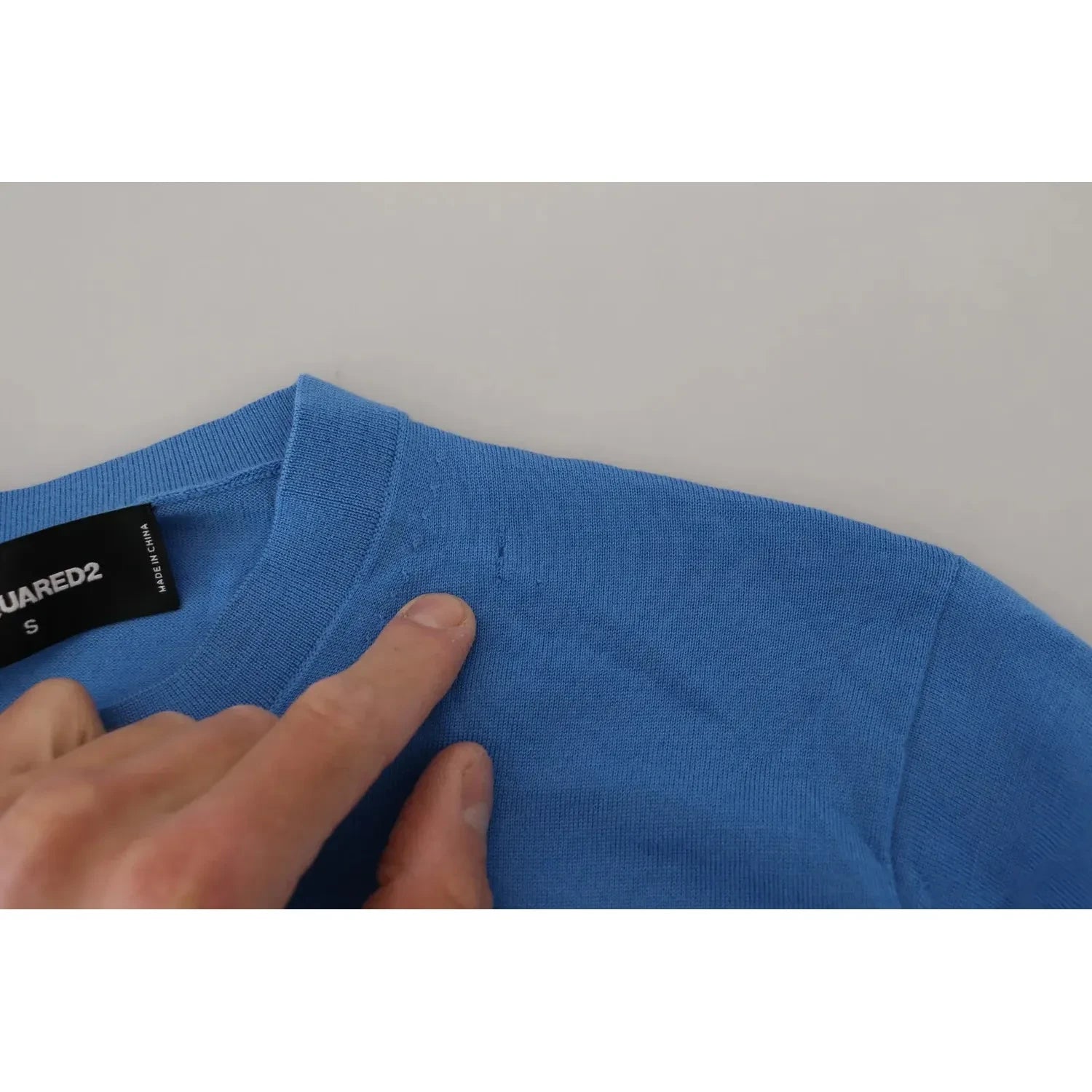 蓝色羊毛长袖圆领套头衫