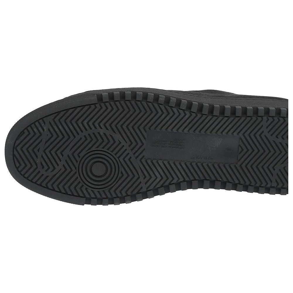 优雅绒面小牛皮运动鞋