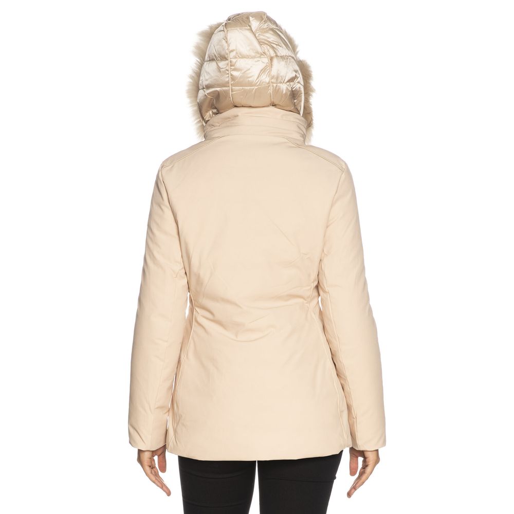 Front view with bag zipped and handles upright.