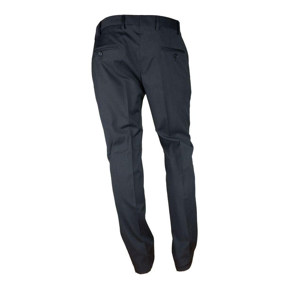 优雅的米兰黑色羊毛西装