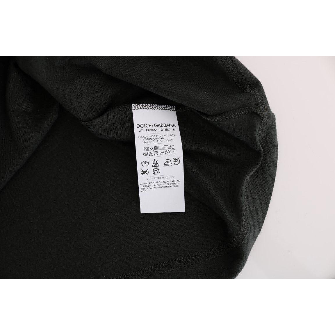 翡翠绿色棉质 T 恤，印有 2017 年图案