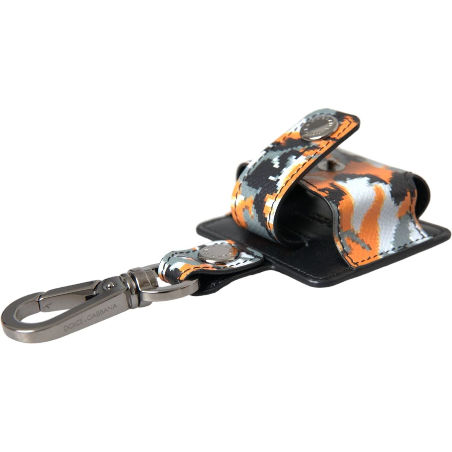 حافظة سماعات Airpods معدنية من Dolce &amp; Gabbana بطبعة مموهة متعددة الألوان وشعار