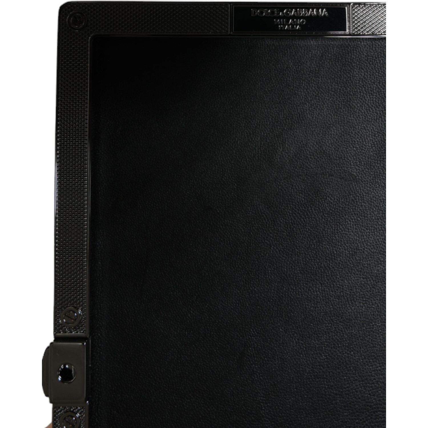 حقيبة كلاتش من دولتشي آند غابانا للحفلات المسائية مصنوعة من المخمل الأسود والكريستال