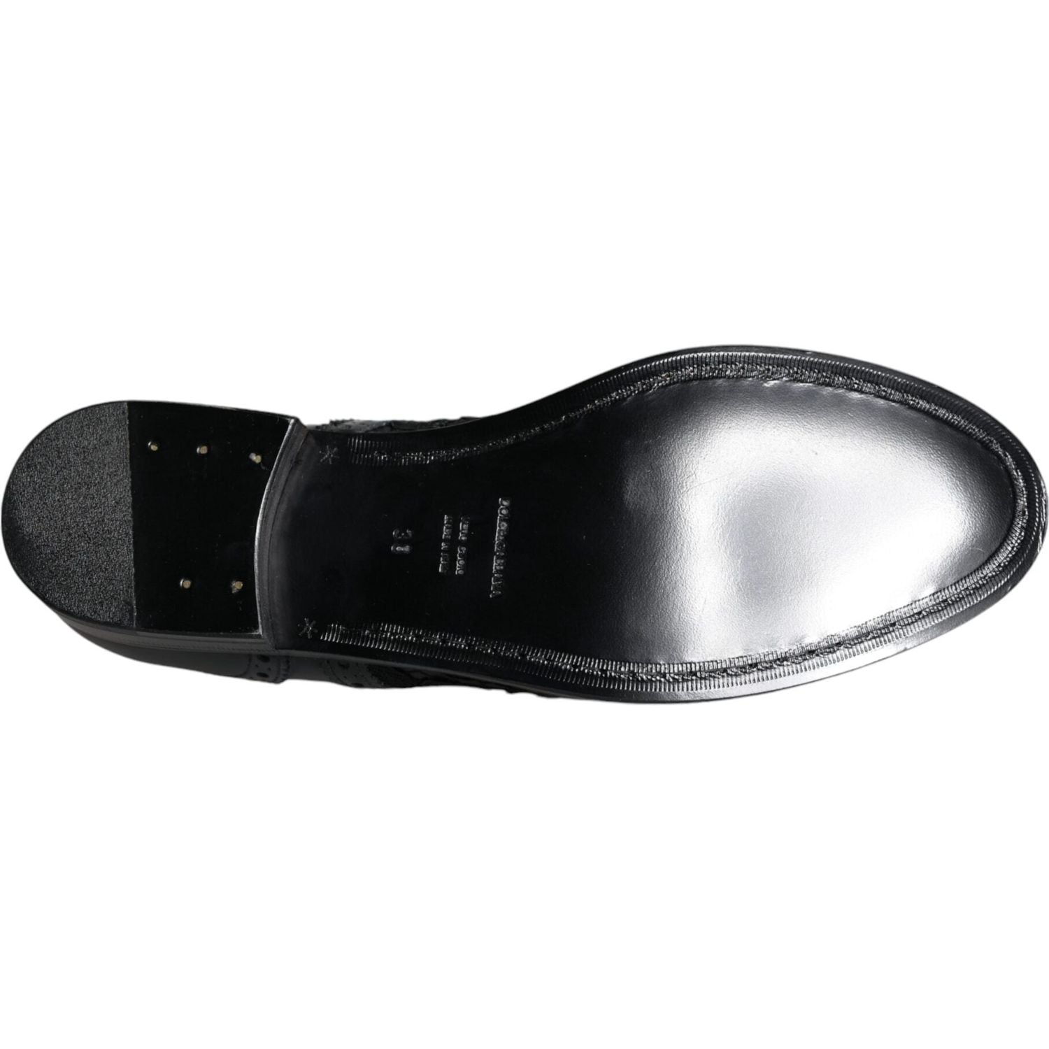 حذاء رسمي من دولتشي آند غابانا مصنوع من الجلد الأسود ومزين بزهور من الدانتيل