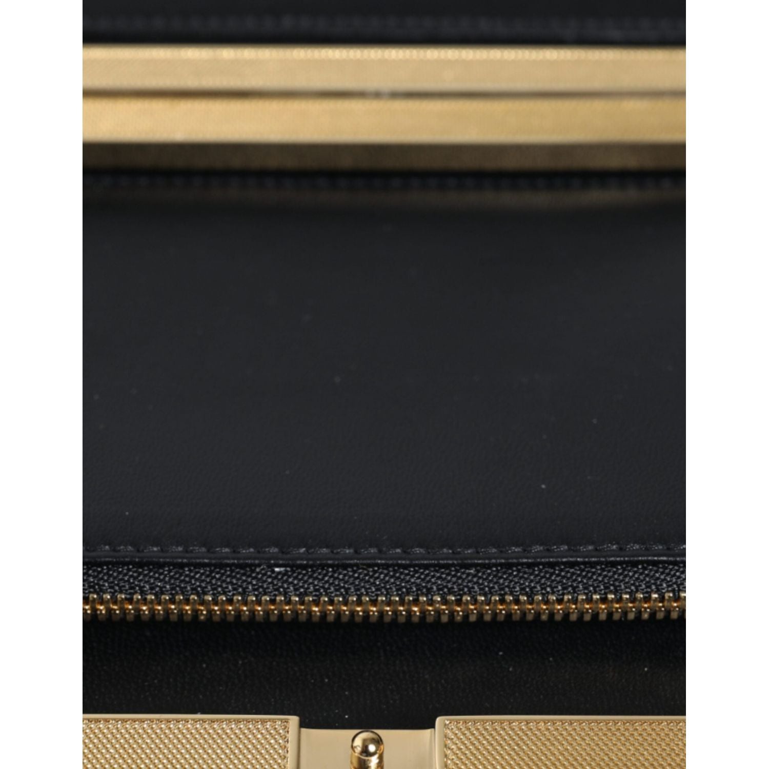 حقيبة كلاتش سهرة متعددة الألوان بإطار ذهبي من دولتشي آند غابانا