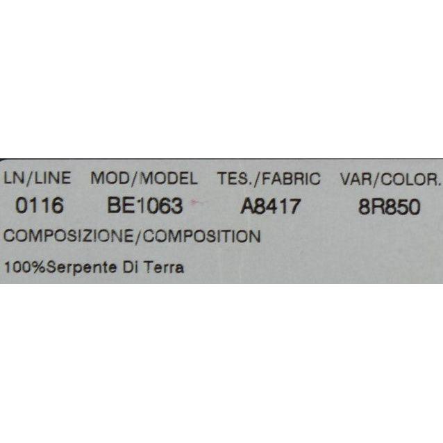 带银扣的圆点蛇皮腰带