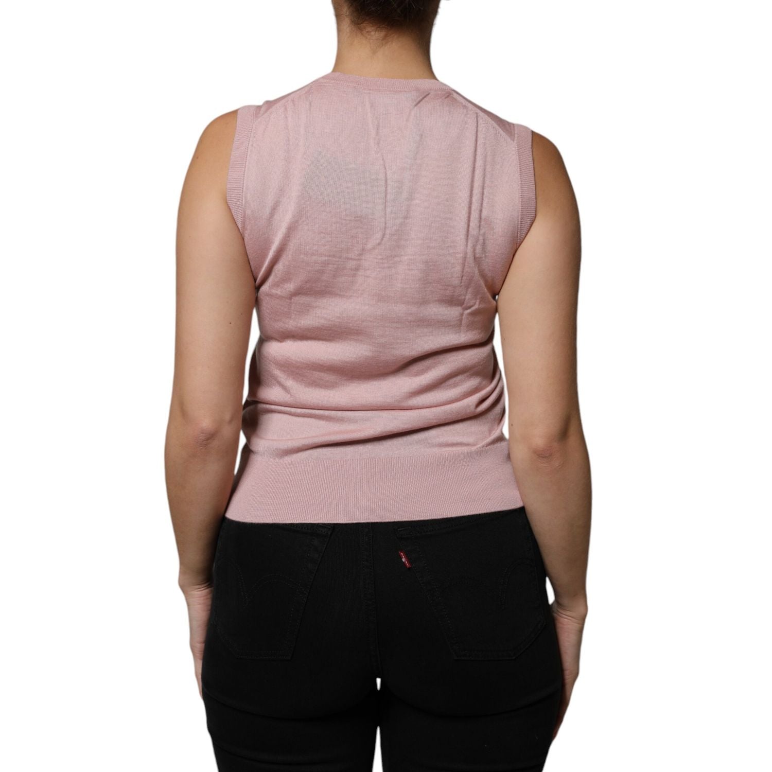 Front view with bag zipped and handles upright.