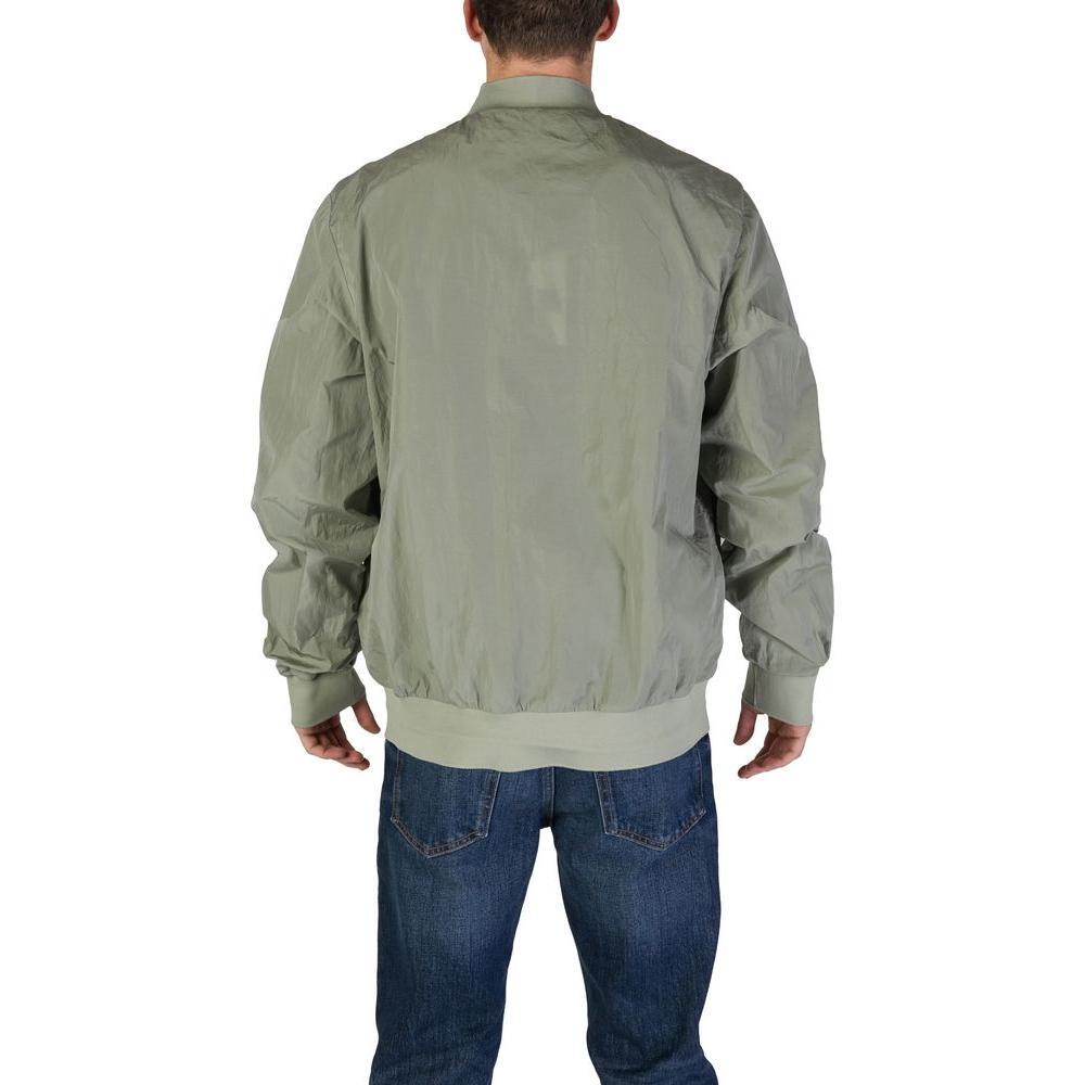 Front view with bag zipped and handles upright.