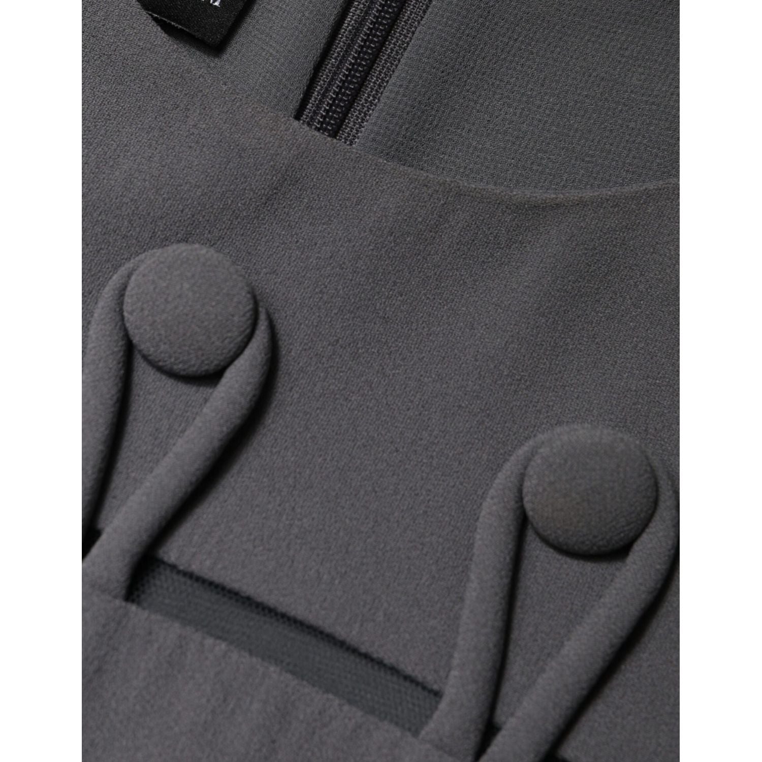 Front view with bag zipped and handles upright.