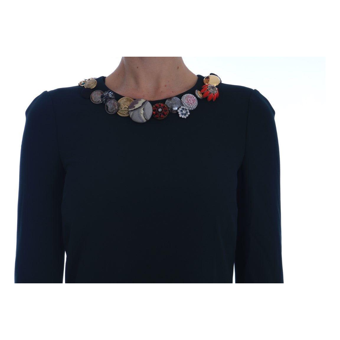 فستان دولتشي آند غابانا بتصميم حرف A مزين بالكريستال الزمردي