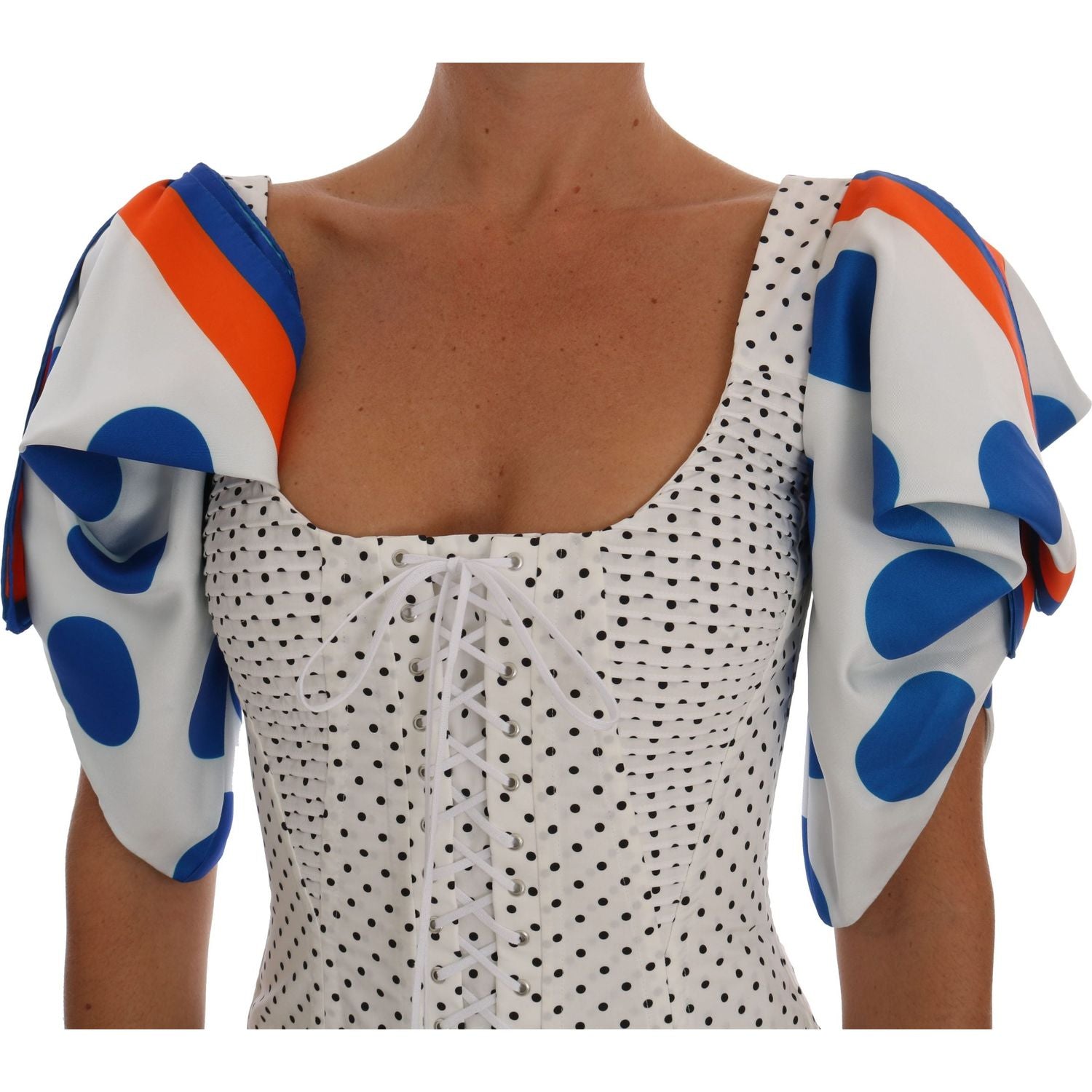 بلوزة أنيقة من دولتشي آند غابانا منقطة بالبولكا