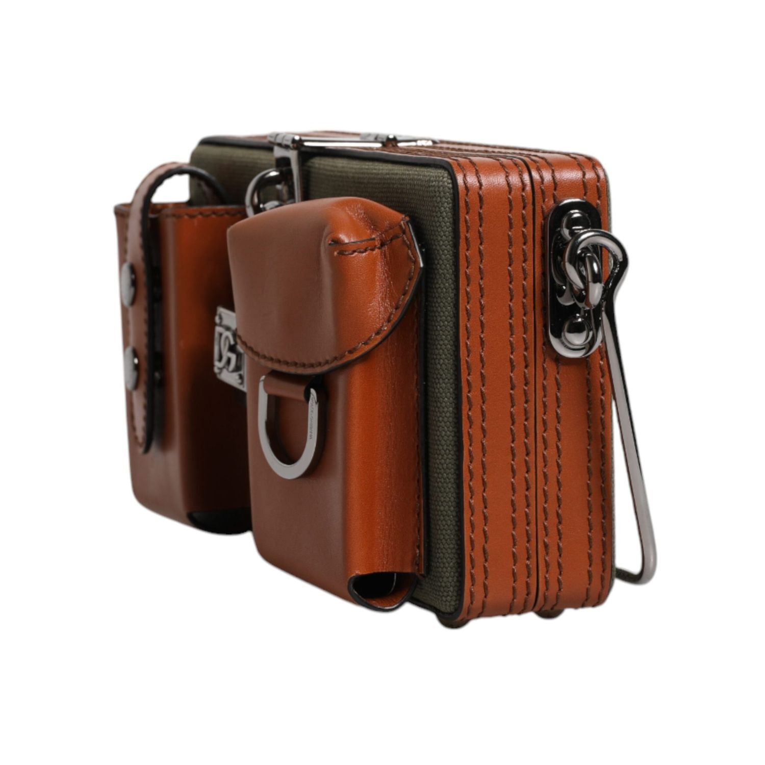 Front view with bag zipped and handles upright.