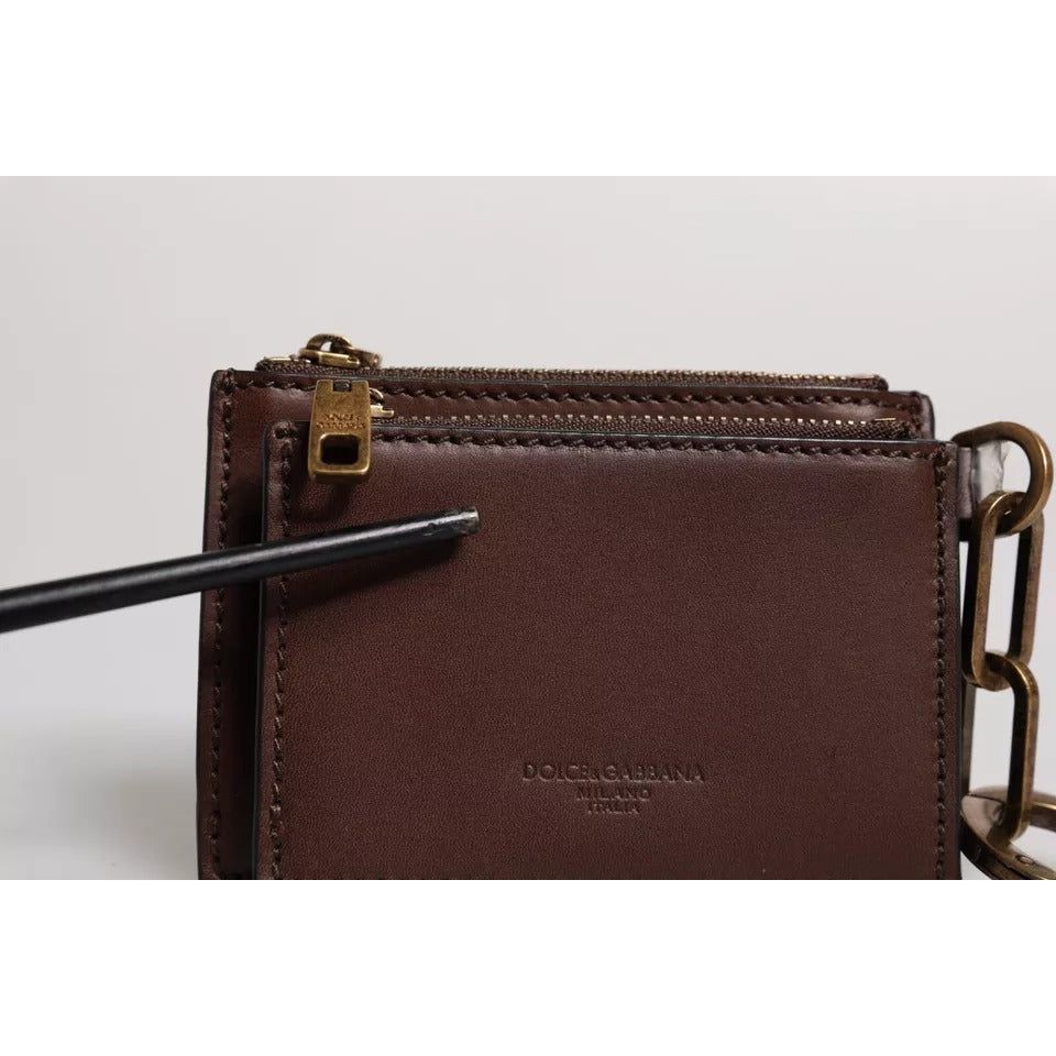 Front view with bag zipped and handles upright.