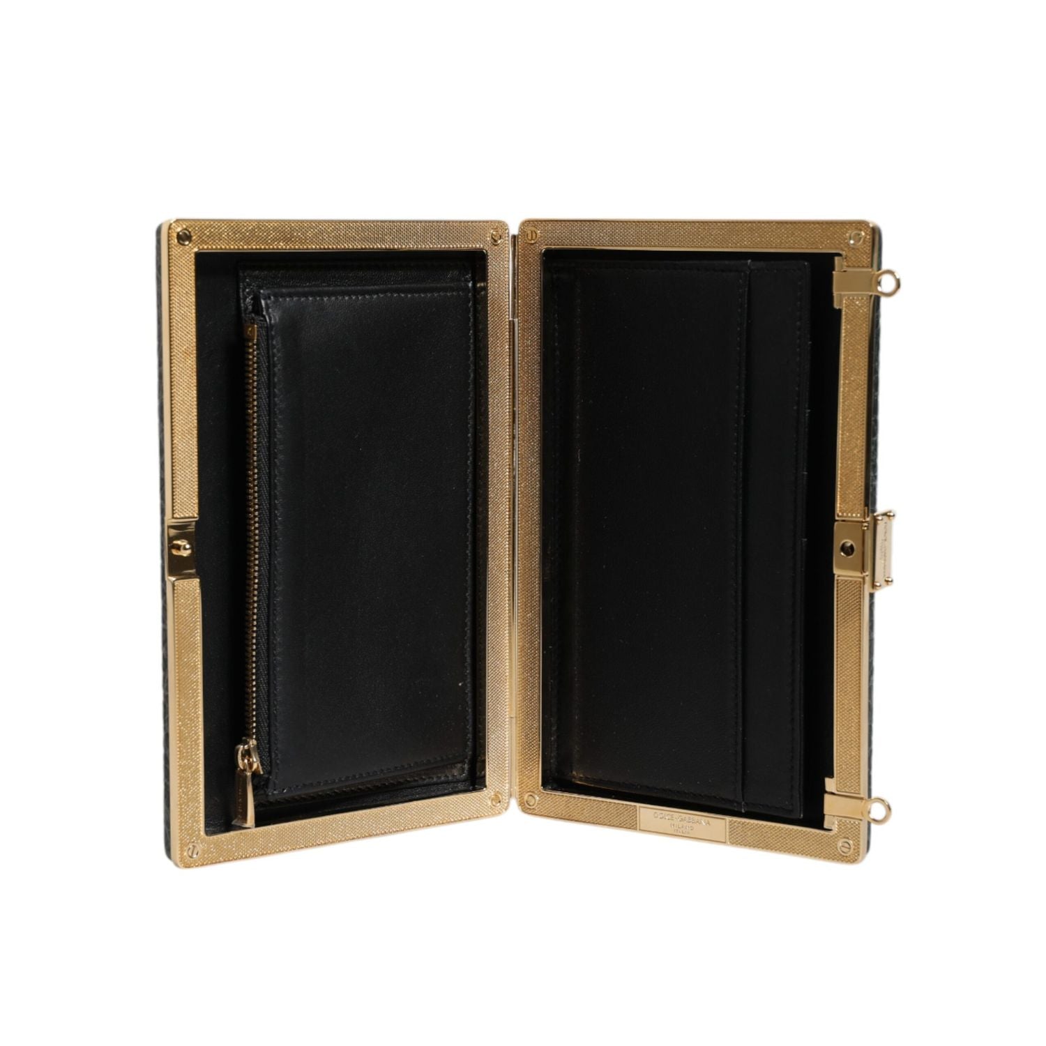 Front view with bag zipped and handles upright.