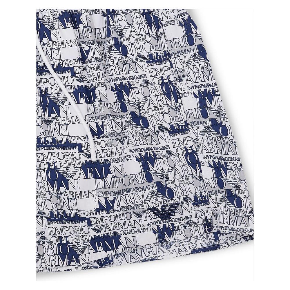 优雅的白色涤纶泳裤