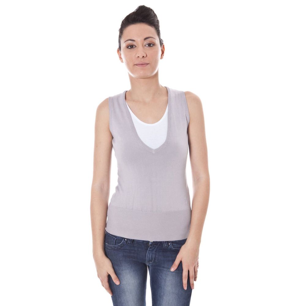 Front view with bag zipped and handles upright.