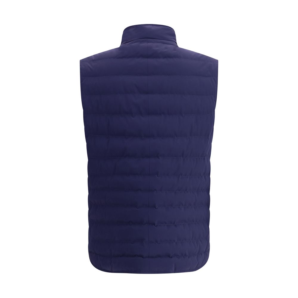 Front view with bag zipped and handles upright.