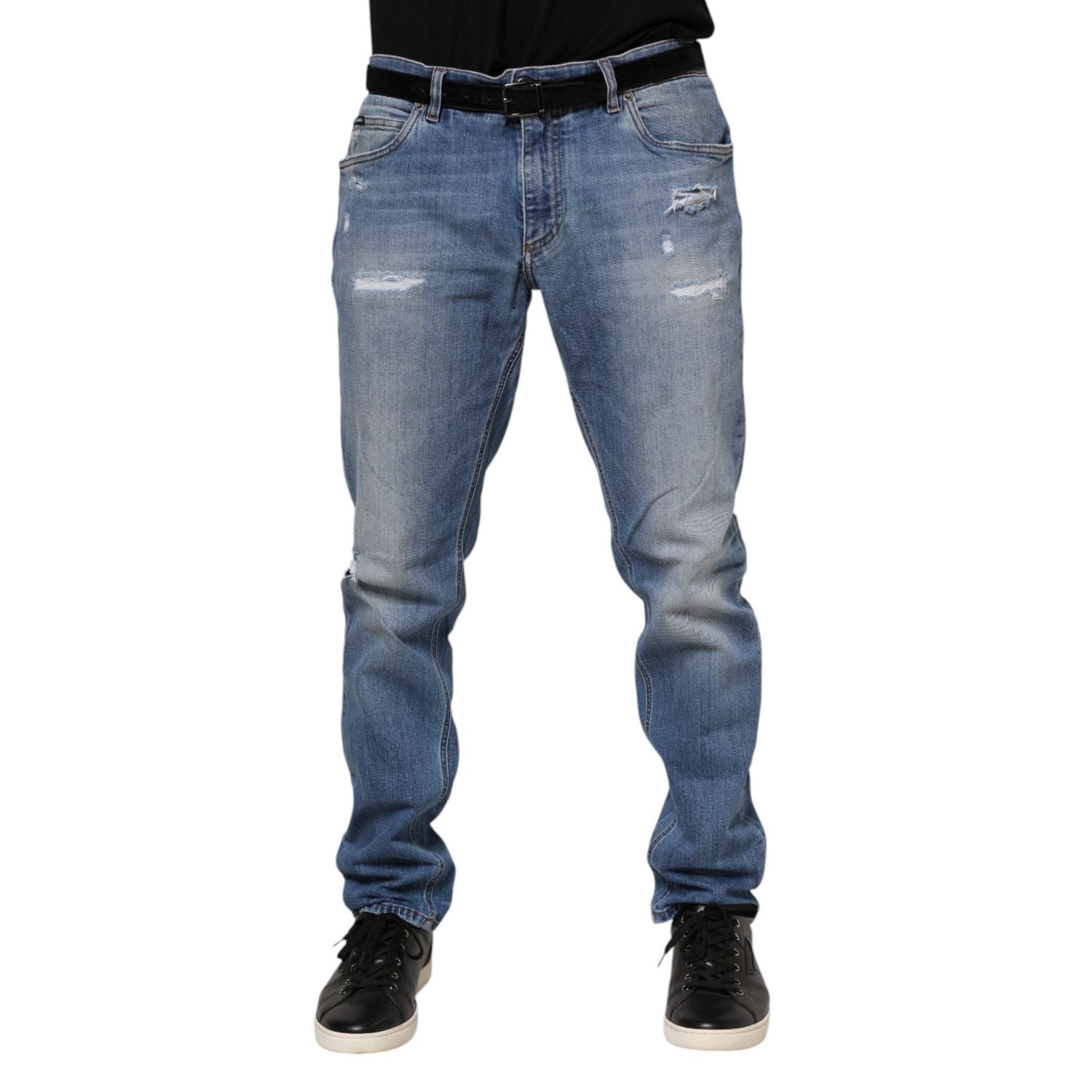 Front view with bag zipped and handles upright.