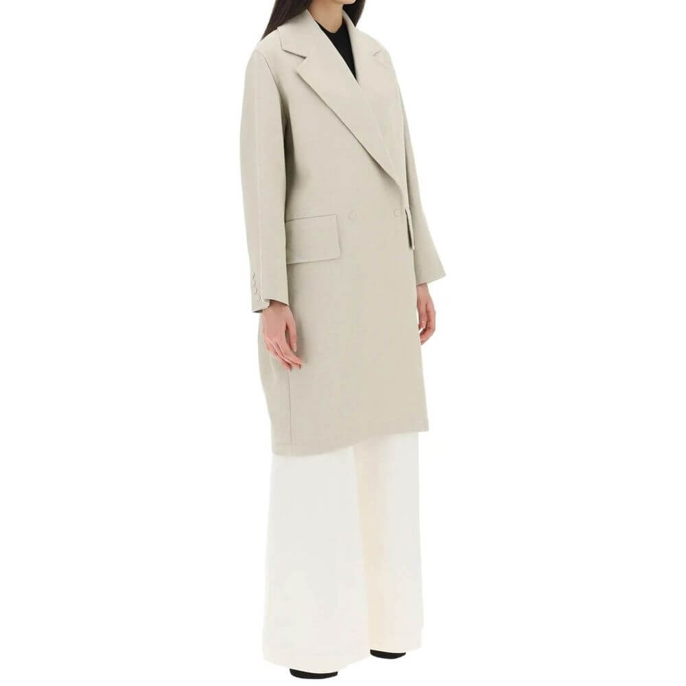 Front view with bag zipped and handles upright.