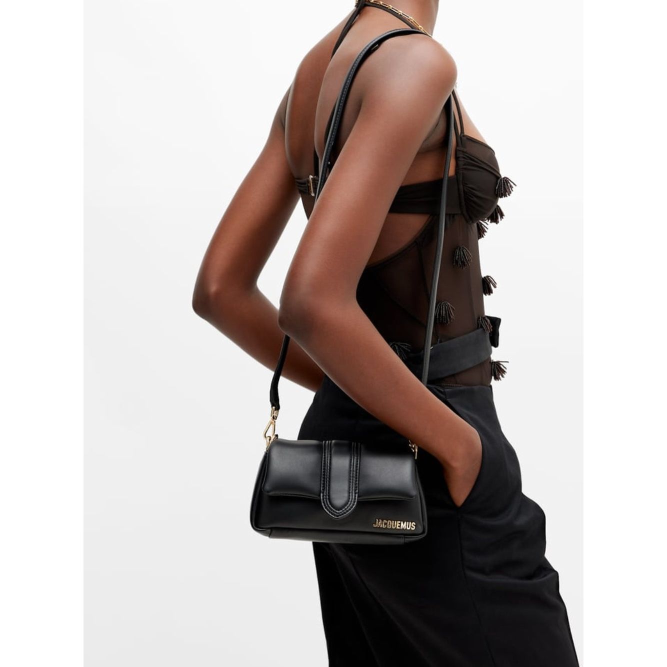 Front view with bag zipped and handles upright.
