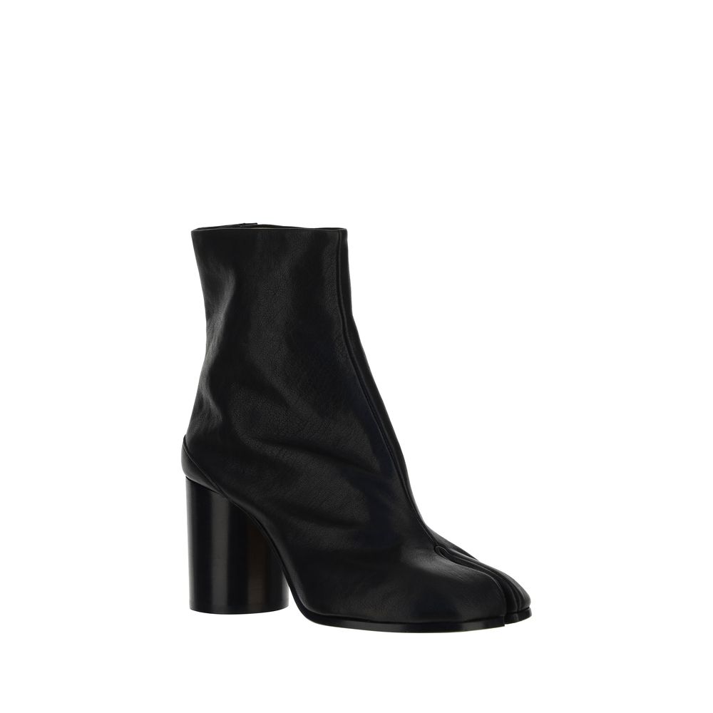 Margiela Black Lamb Ovis Aries Aries Ankle Boots featuring split toe and cylindrical heel.