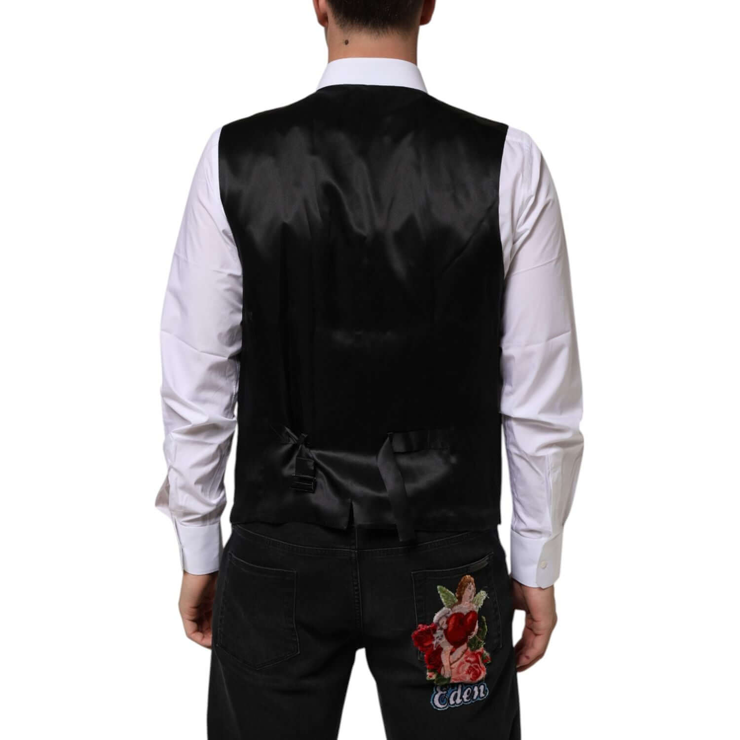 Front view with bag zipped and handles upright.