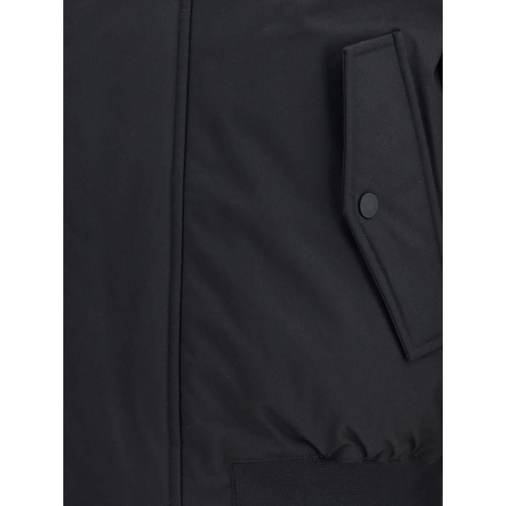 Front view with bag zipped and handles upright.